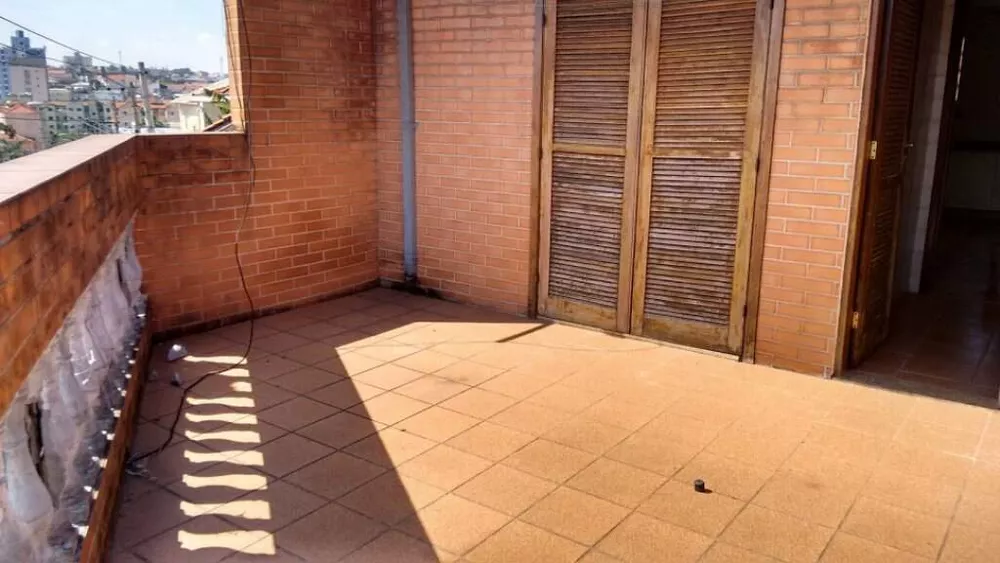 Sobrado à venda com 4 quartos, 230m² - Foto 1