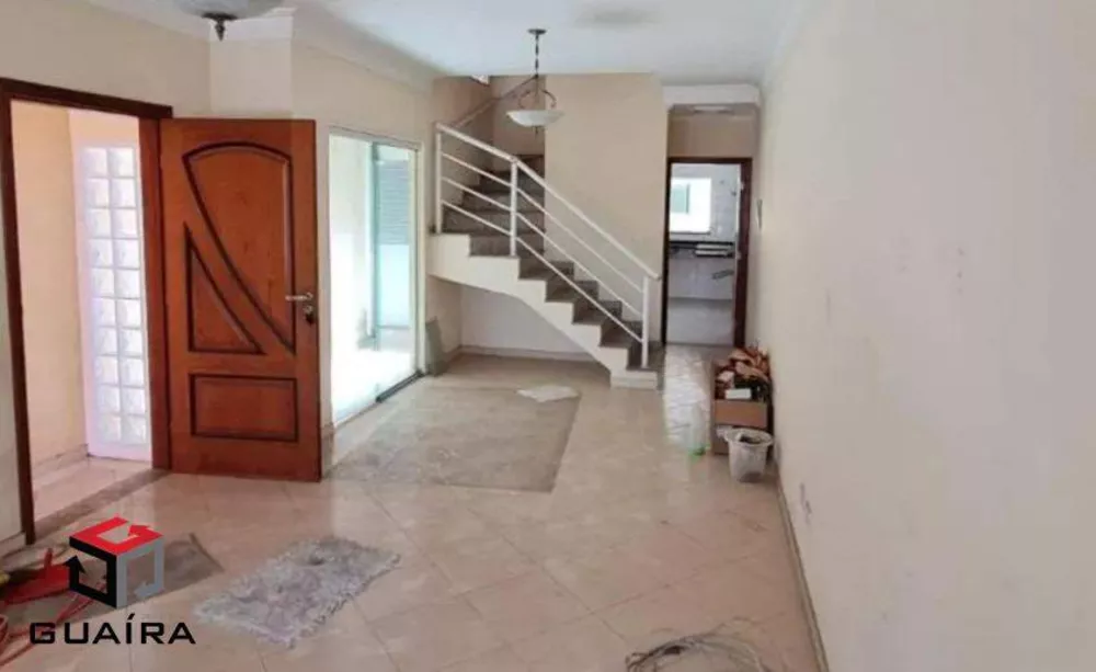 Sobrado à venda com 4 quartos, 220m² - Foto 1