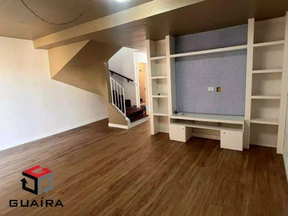 Sobrado à venda com 3 quartos, 180m² - Foto 1