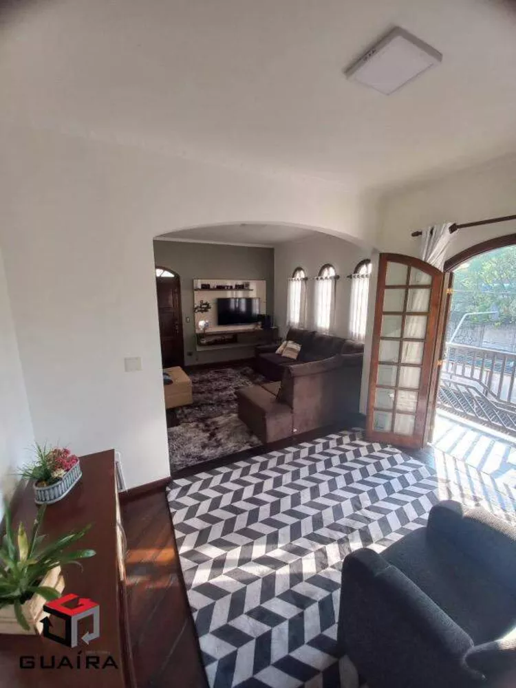 Casa à venda com 3 quartos, 326m² - Foto 1