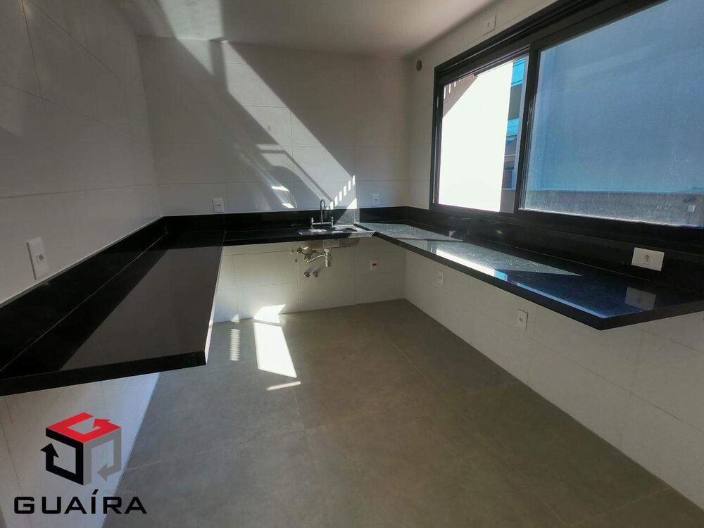 Casa à venda com 3 quartos, 226m² - Foto 2