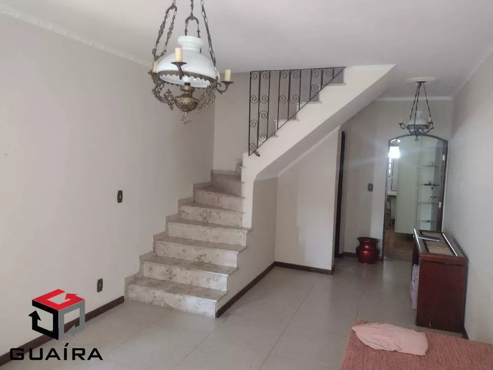 Sobrado à venda com 3 quartos, 236m² - Foto 1