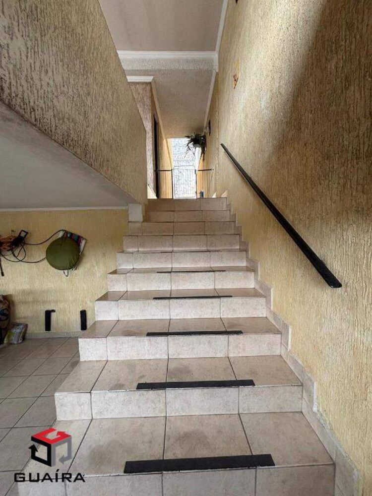 Sobrado à venda com 3 quartos, 241m² - Foto 2