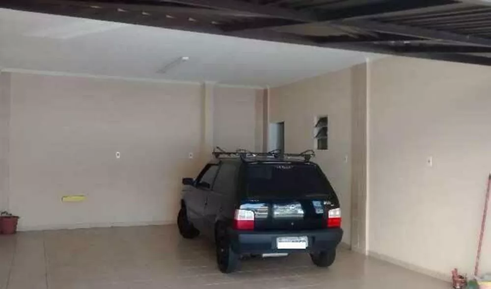 Casa à venda com 3 quartos, 220m² - Foto 1