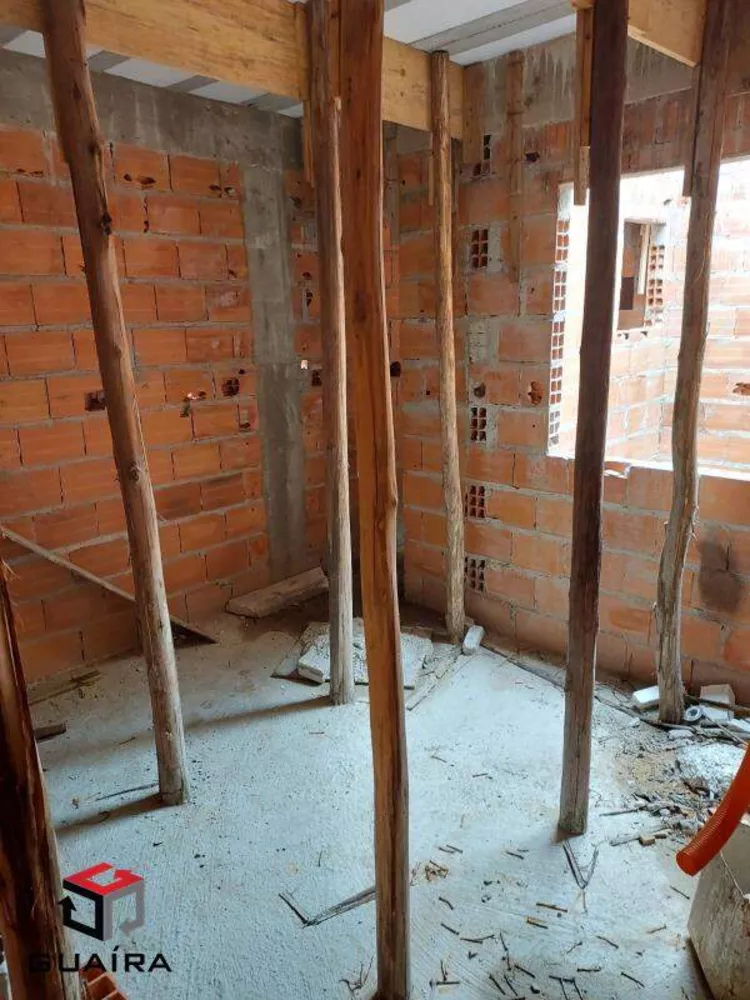 Sobrado à venda com 3 quartos, 210m² - Foto 2