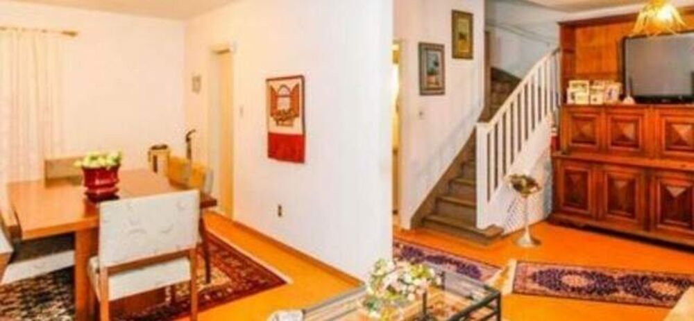 Sobrado à venda com 4 quartos, 200m² - Foto 1