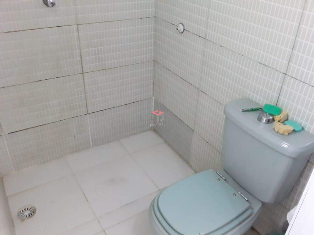Sobrado à venda com 6 quartos, 300m² - Foto 2