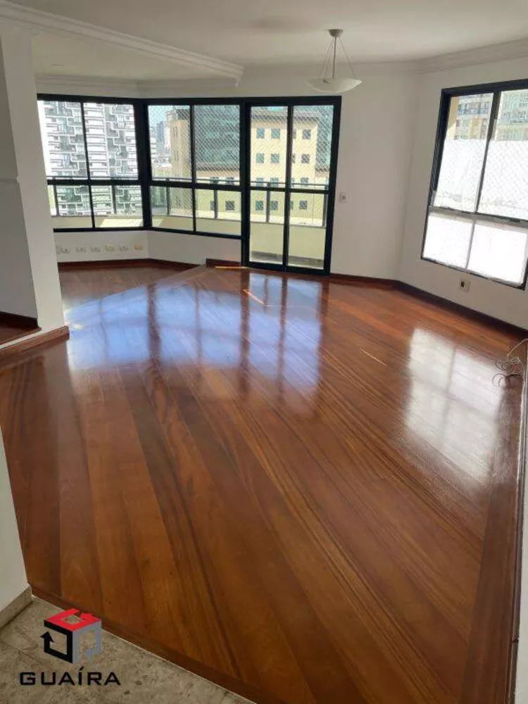 Apartamento à venda com 3 quartos, 221m² - Foto 1