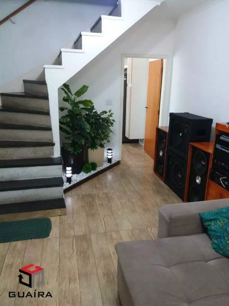 Sobrado à venda com 3 quartos, 120m² - Foto 1