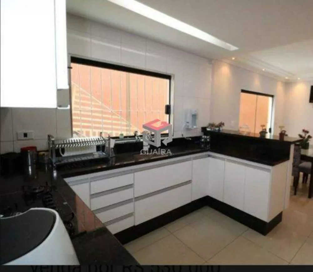 Sobrado à venda com 3 quartos, 201m² - Foto 1