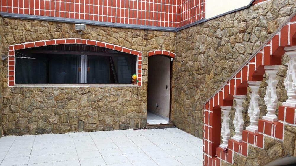 Sobrado à venda com 3 quartos, 264m² - Foto 1