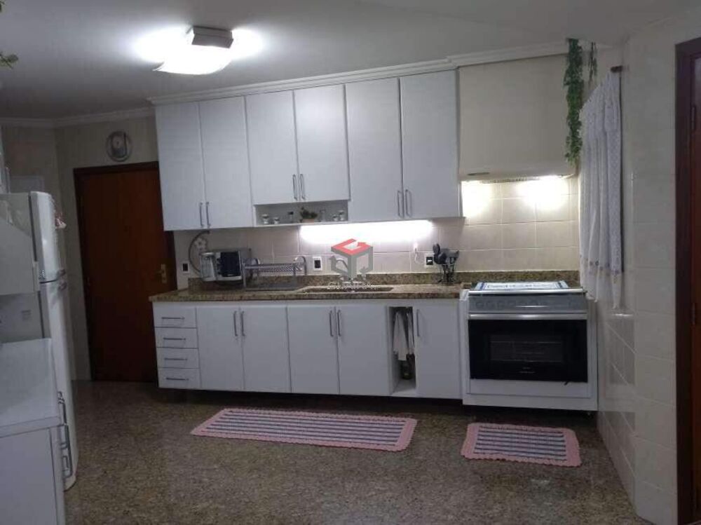 Apartamento à venda com 3 quartos, 207m² - Foto 4