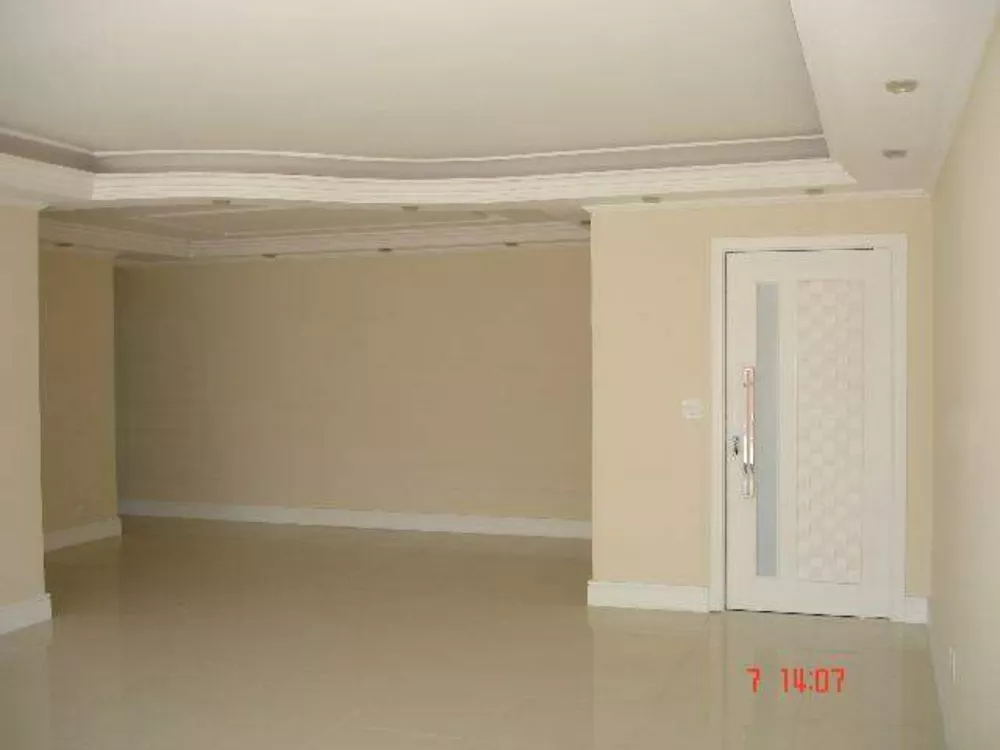 Apartamento à venda com 3 quartos, 204m² - Foto 2