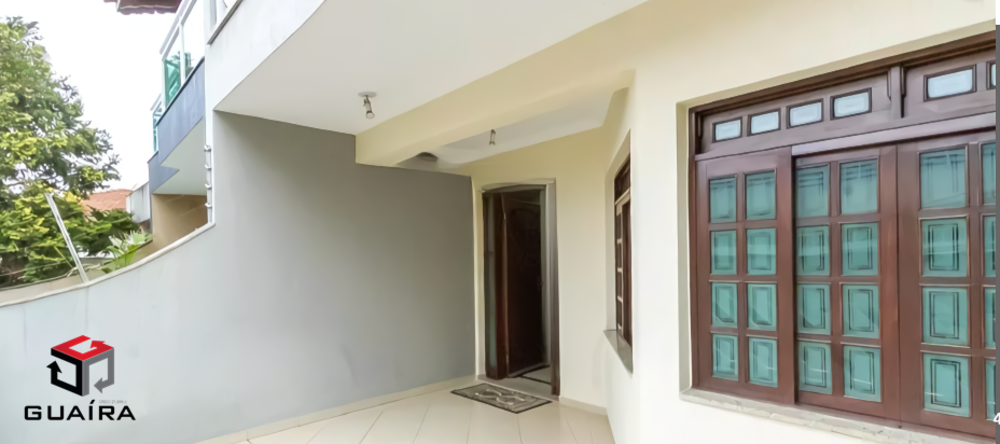 Sobrado à venda com 3 quartos, 332m² - Foto 1