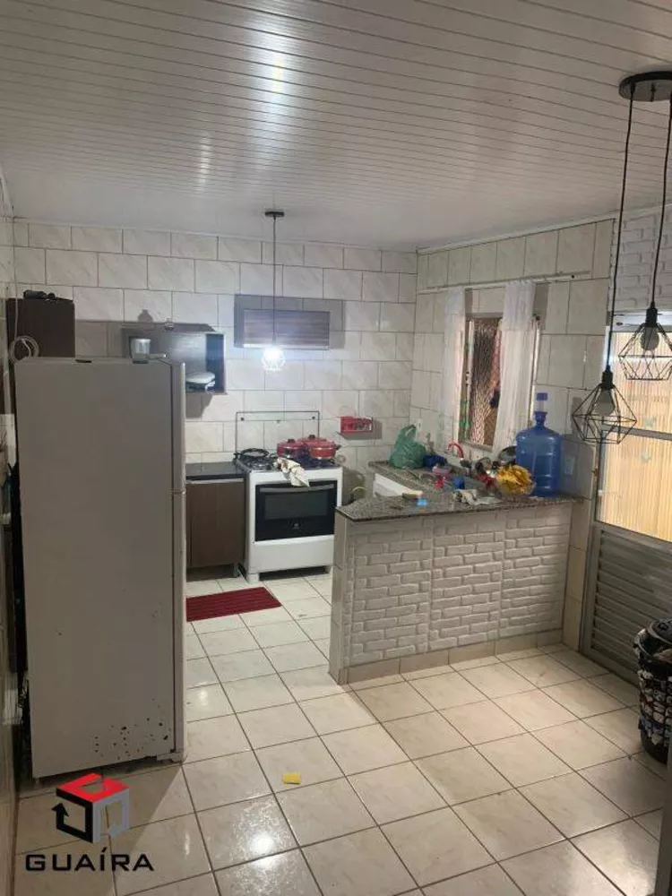 Casa à venda com 4 quartos, 220m² - Foto 2