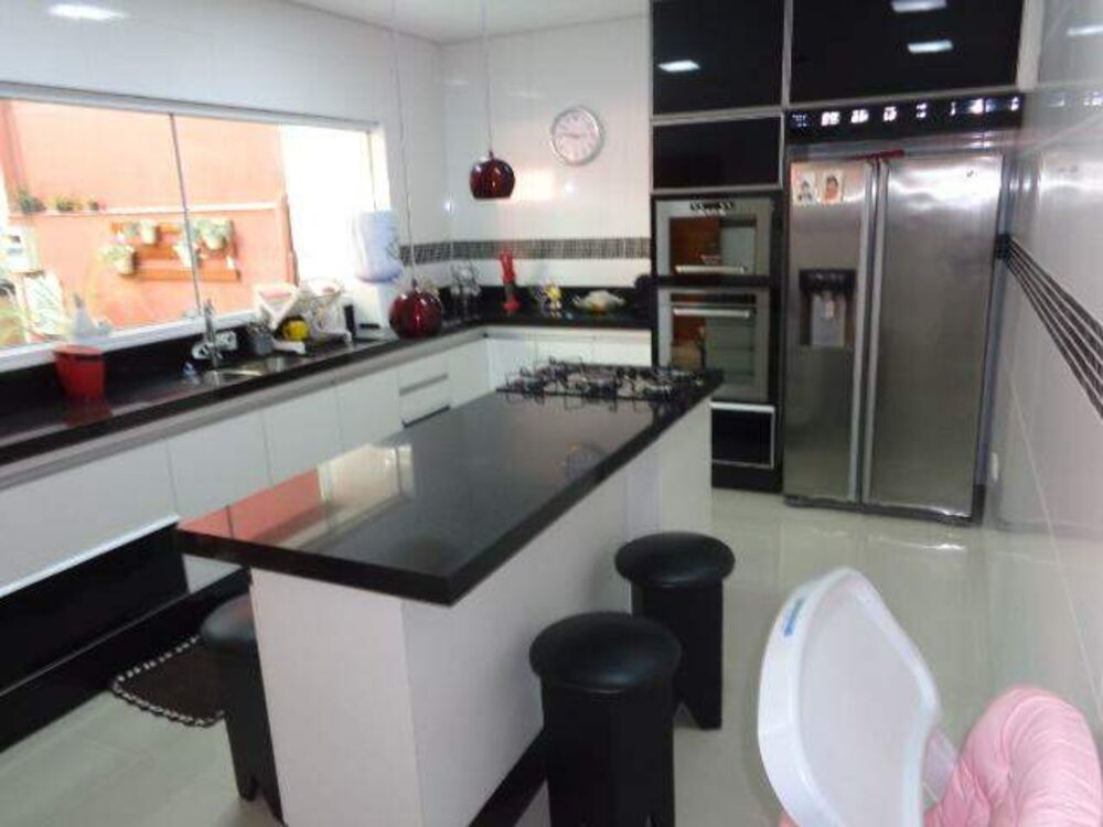 Sobrado à venda com 3 quartos, 202m² - Foto 3