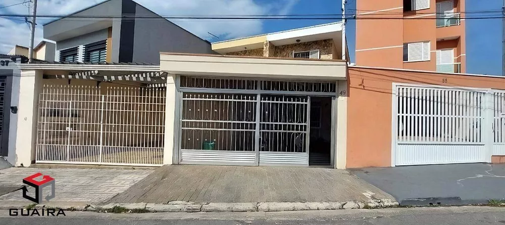 Sobrado à venda com 3 quartos, 247m² - Foto 1