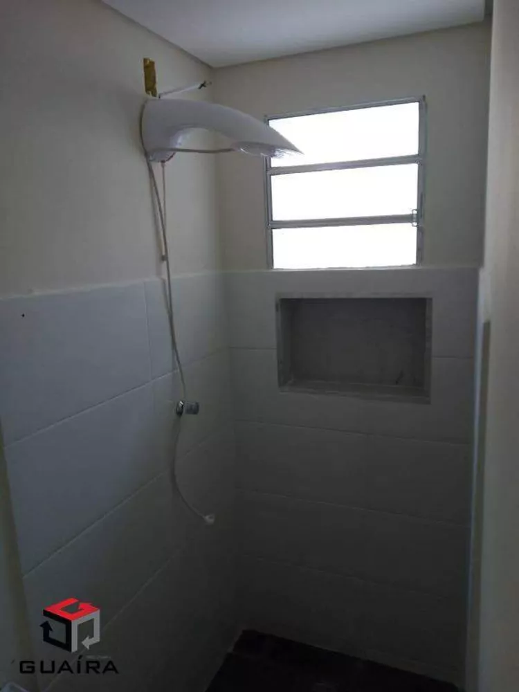 Sobrado à venda com 2 quartos, 200m² - Foto 2