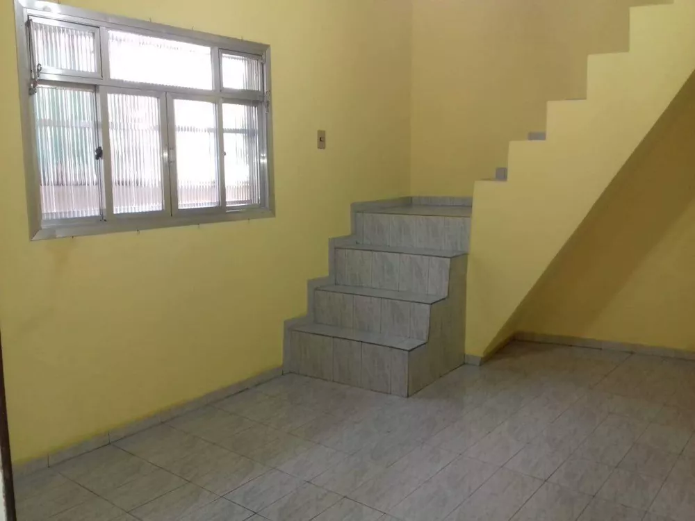 Sobrado à venda com 3 quartos, 251m² - Foto 4