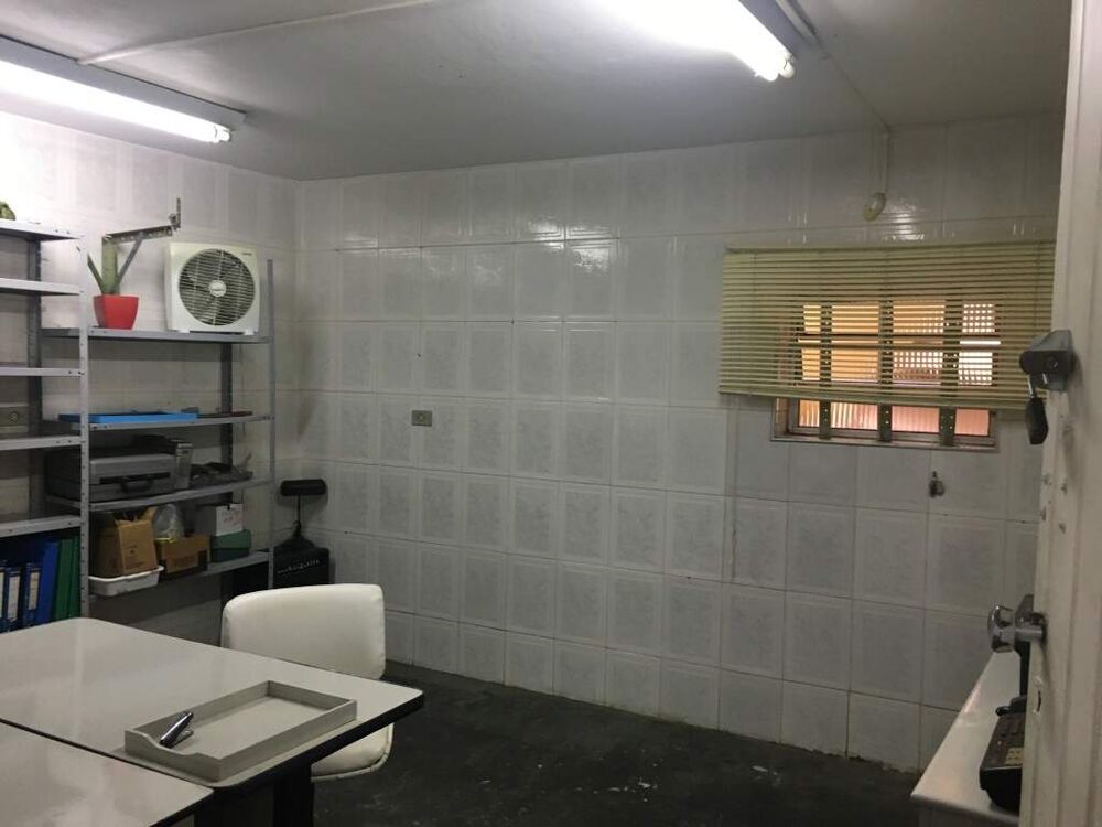 Casa à venda com 1 quarto, 230m² - Foto 3