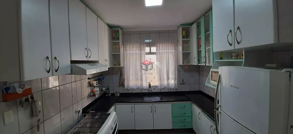 Apartamento à venda com 2 quartos, 68m² - Foto 4