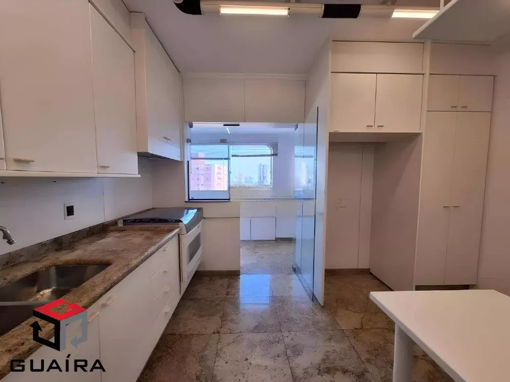 Apartamento à venda com 3 quartos, 200m² - Foto 2