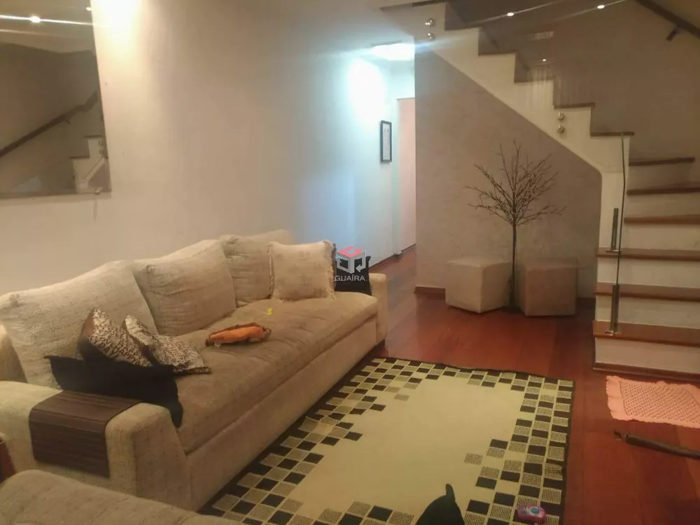 Sobrado à venda com 3 quartos, 180m² - Foto 1