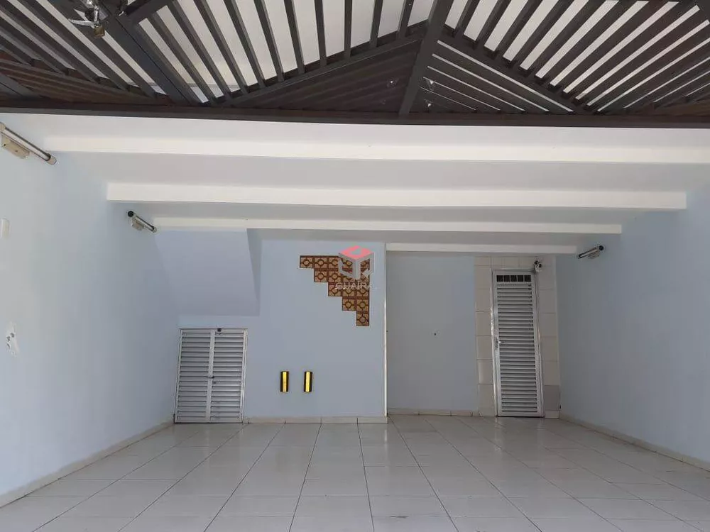 Sobrado à venda com 3 quartos, 307m² - Foto 1