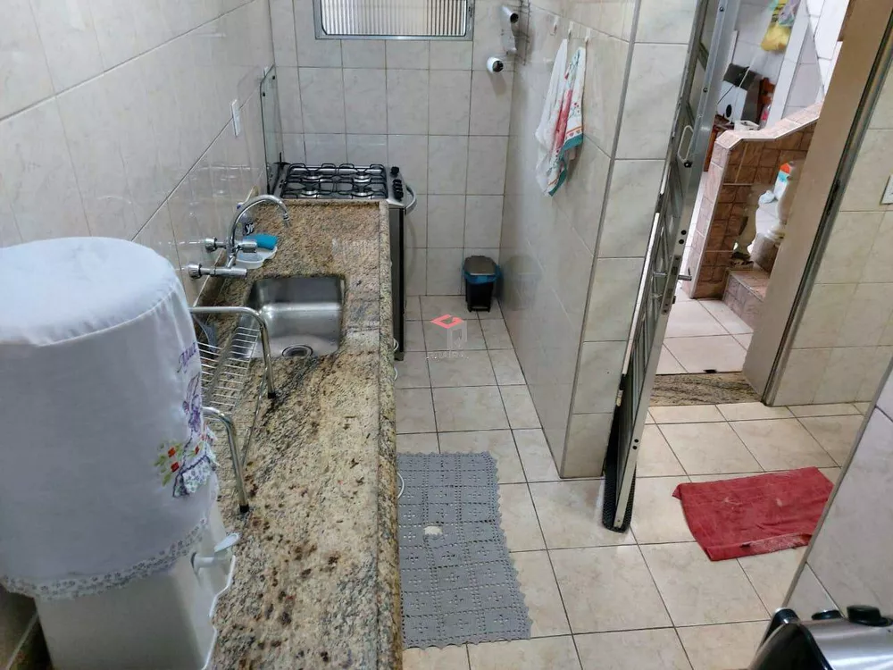 Sobrado à venda com 2 quartos, 145m² - Foto 4