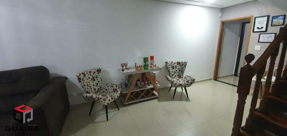 Sobrado à venda com 4 quartos, 221m² - Foto 1