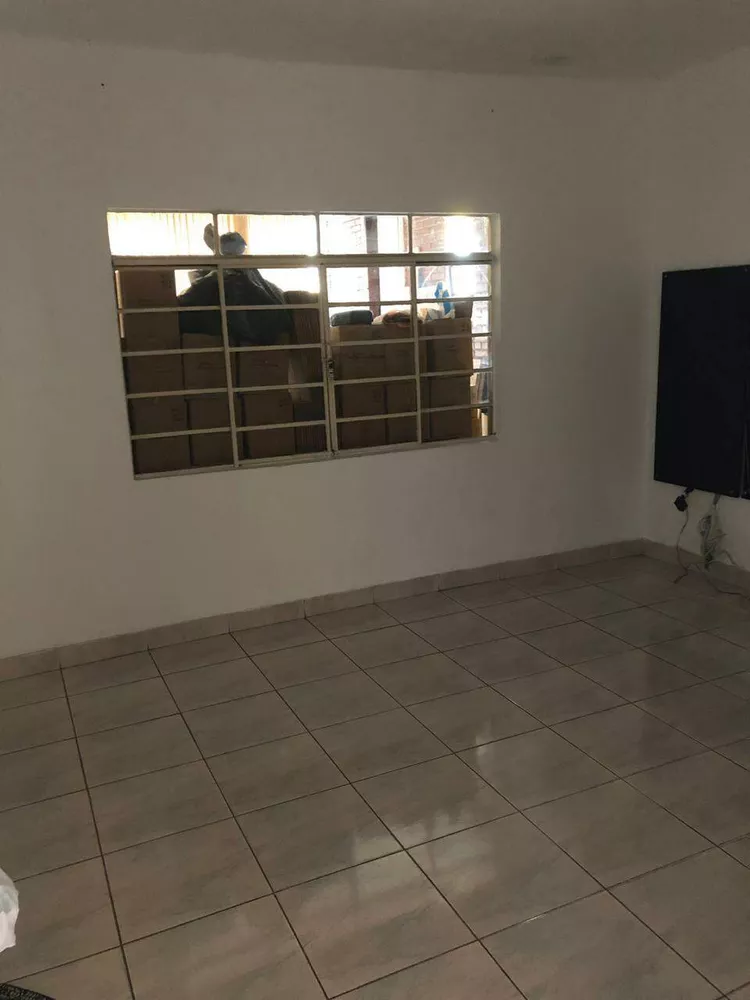 Casa à venda com 2 quartos, 150m² - Foto 1