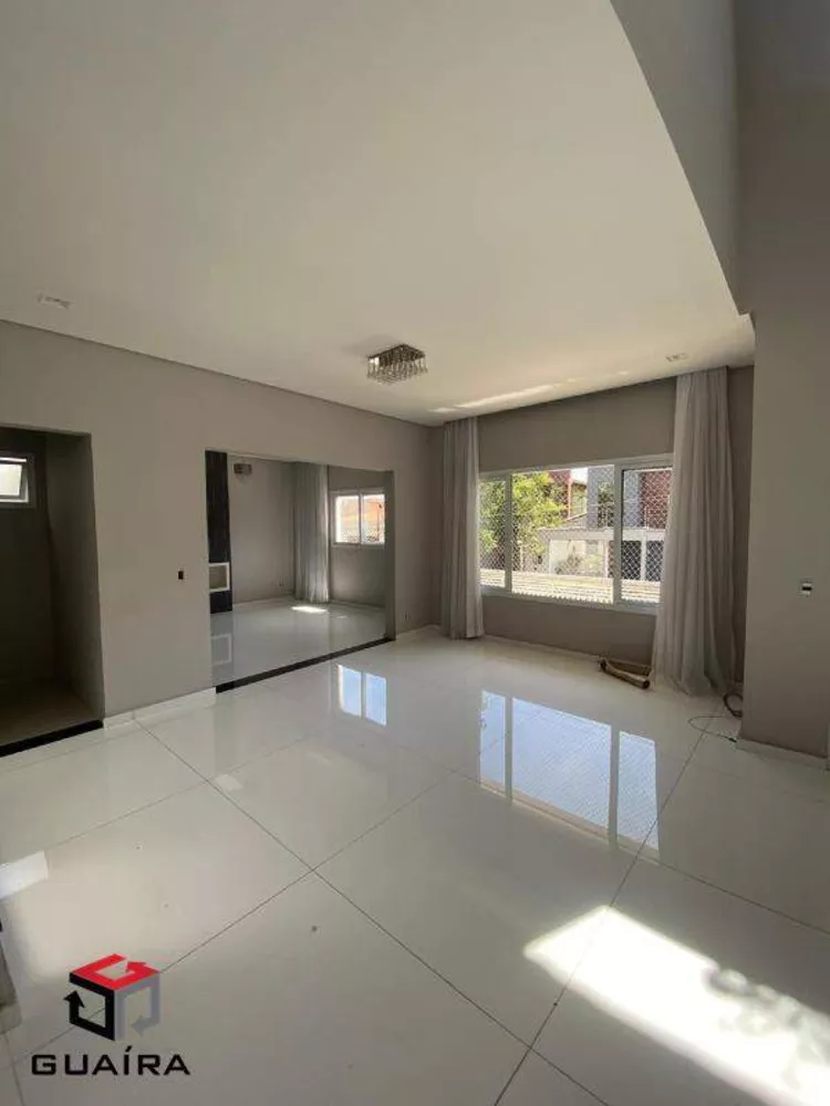 Sobrado à venda com 4 quartos, 420m² - Foto 1