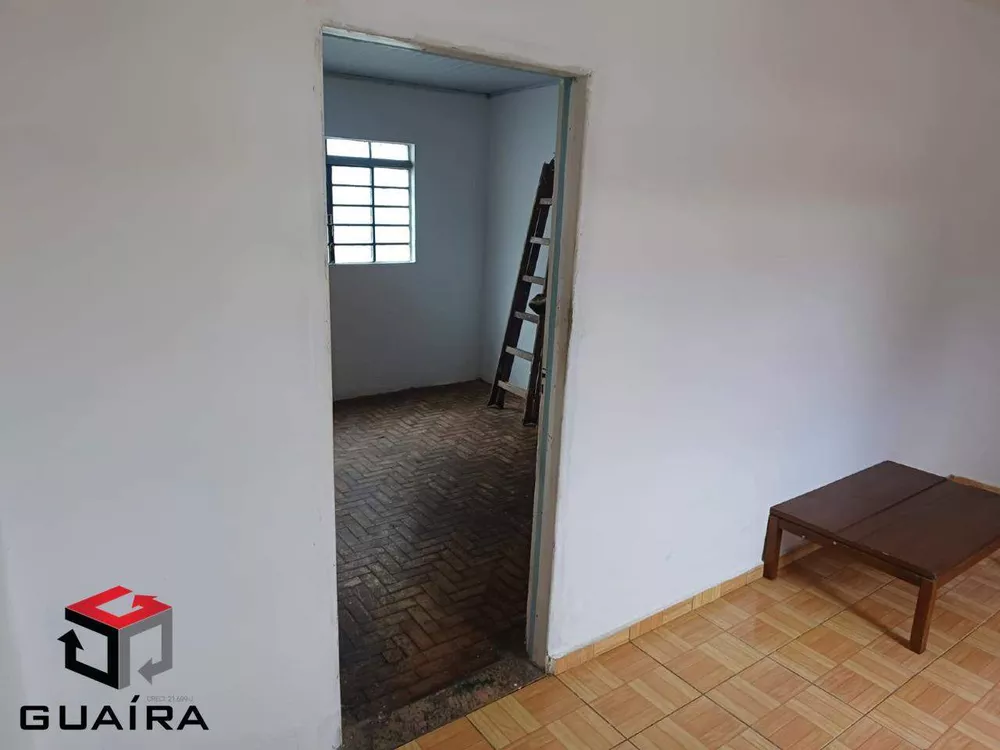 Casa à venda com 2 quartos, 240m² - Foto 2