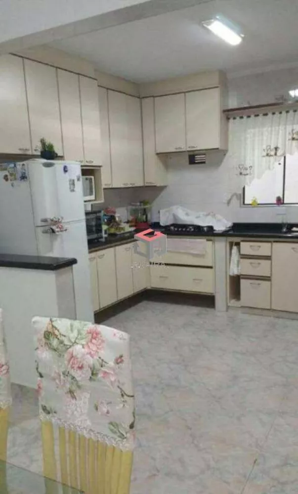 Sobrado à venda com 3 quartos, 274m² - Foto 1