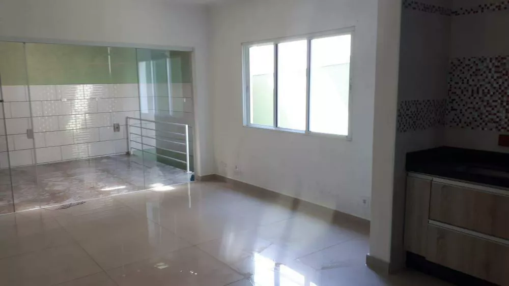 Sobrado à venda com 3 quartos, 130m² - Foto 2