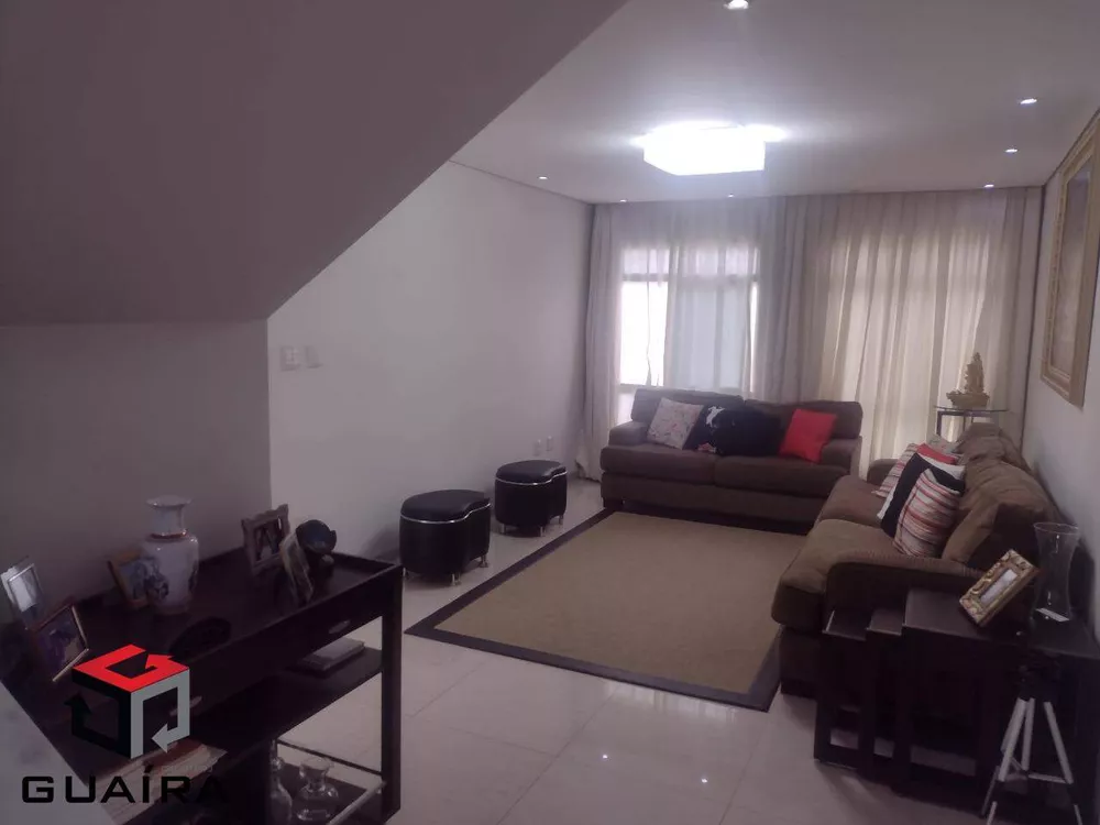 Sobrado à venda com 4 quartos, 234m² - Foto 1