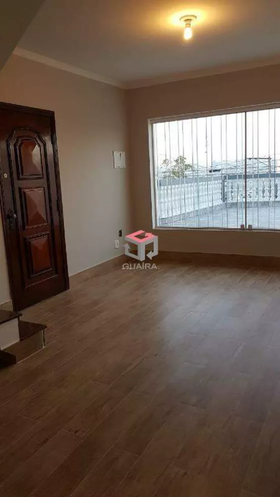 Sobrado à venda com 3 quartos, 319m² - Foto 1