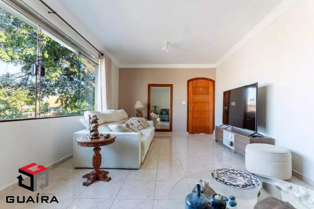 Casa para alugar com 4 quartos, 270m² - Foto 2