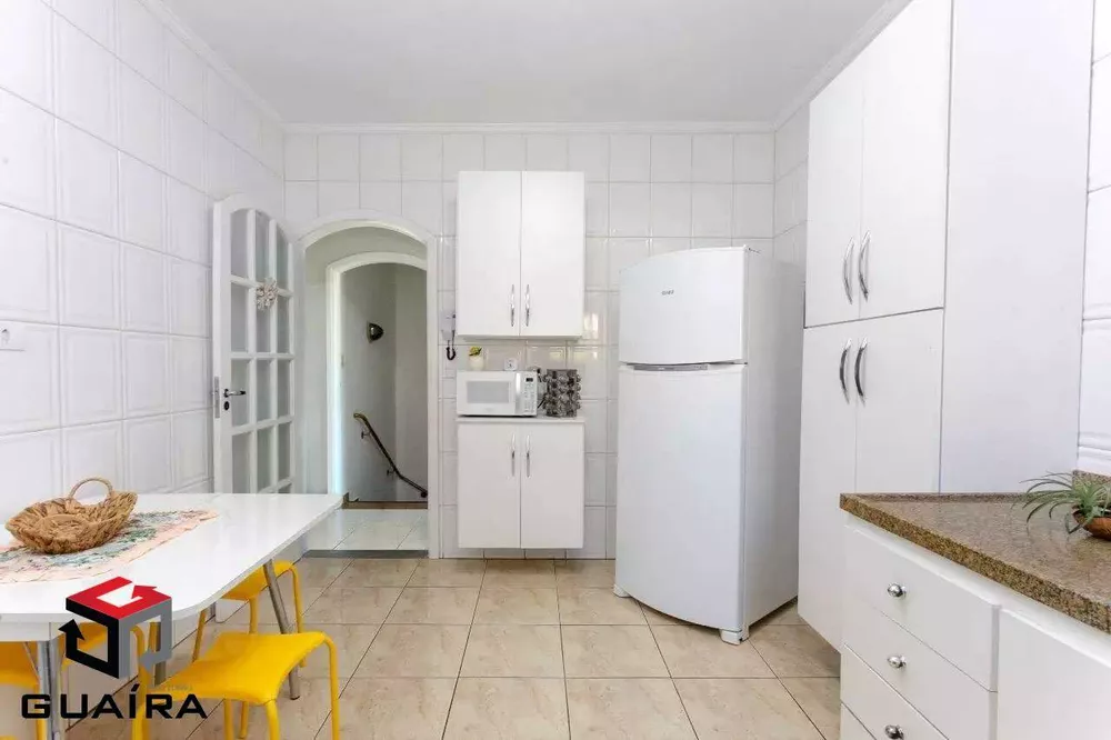 Casa para alugar com 4 quartos, 270m² - Foto 4