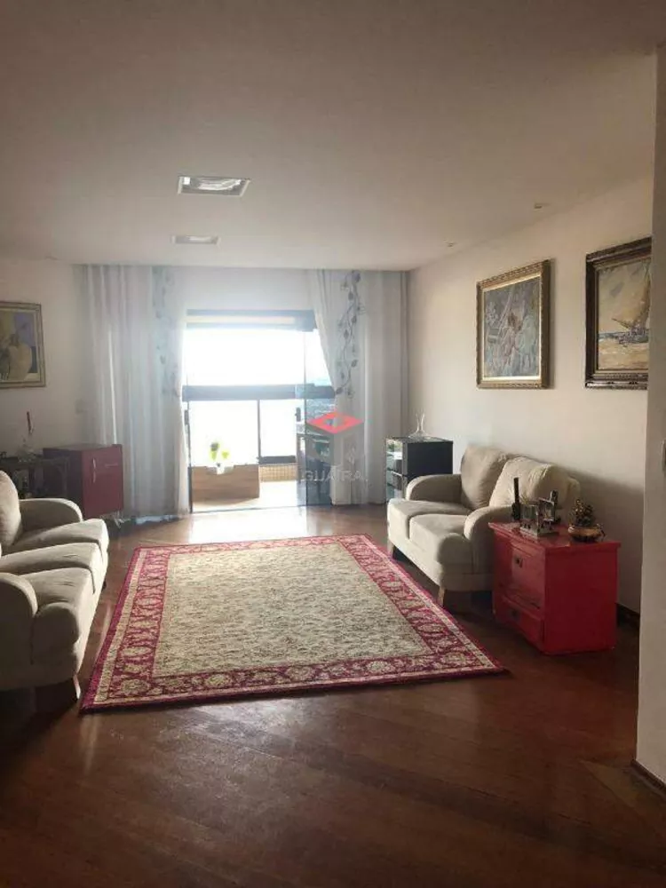 Apartamento à venda com 4 quartos, 210m² - Foto 3