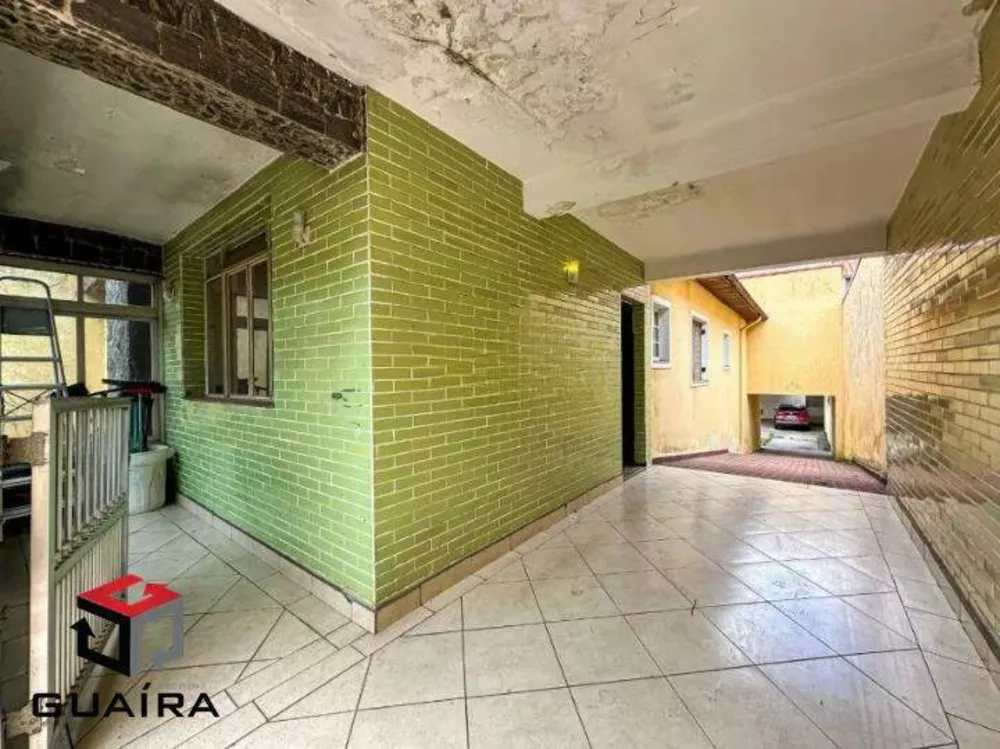 Casa à venda com 3 quartos, 202m² - Foto 1