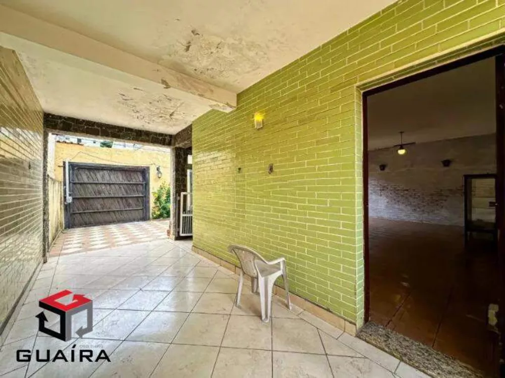 Casa à venda com 3 quartos, 202m² - Foto 2