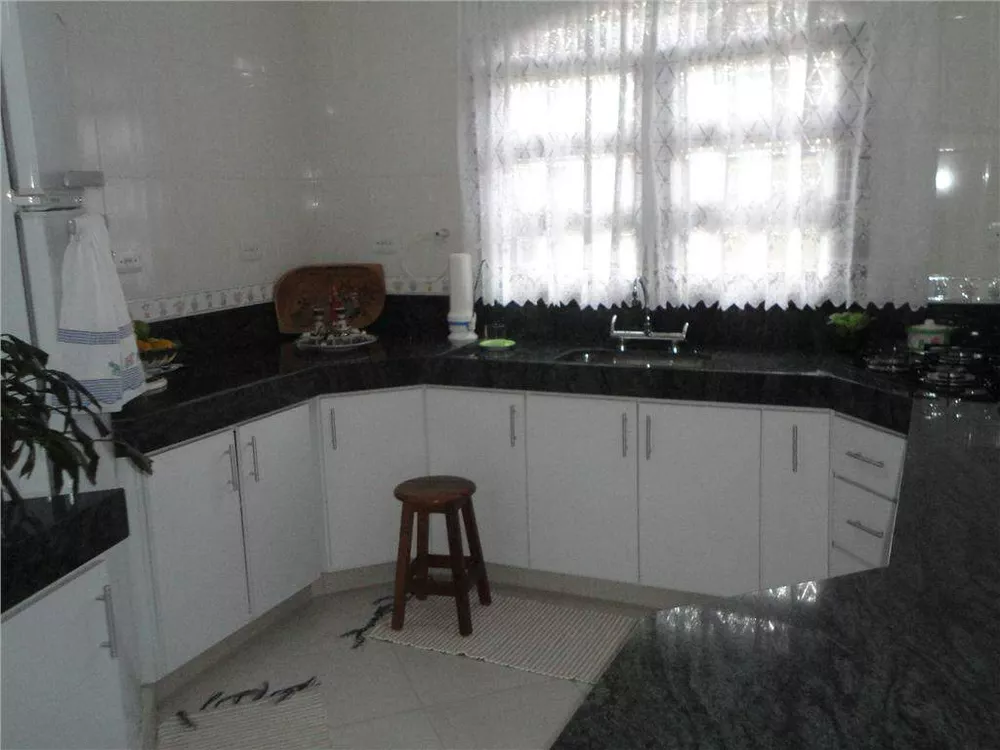 Sobrado à venda com 3 quartos, 230m² - Foto 4