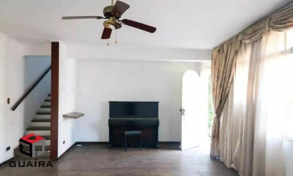 Sobrado à venda com 3 quartos, 202m² - Foto 1