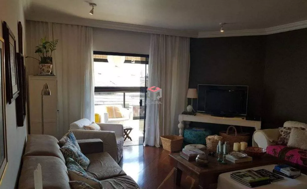 Apartamento à venda com 4 quartos, 206m² - Foto 2