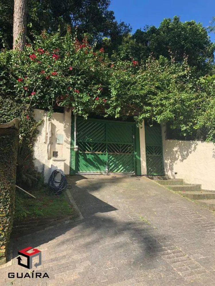 Casa à venda com 3 quartos, 800m² - Foto 2