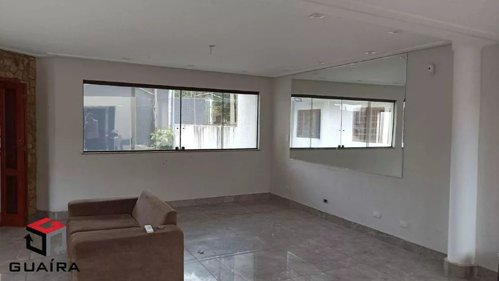 Sobrado à venda com 6 quartos, 260m² - Foto 1