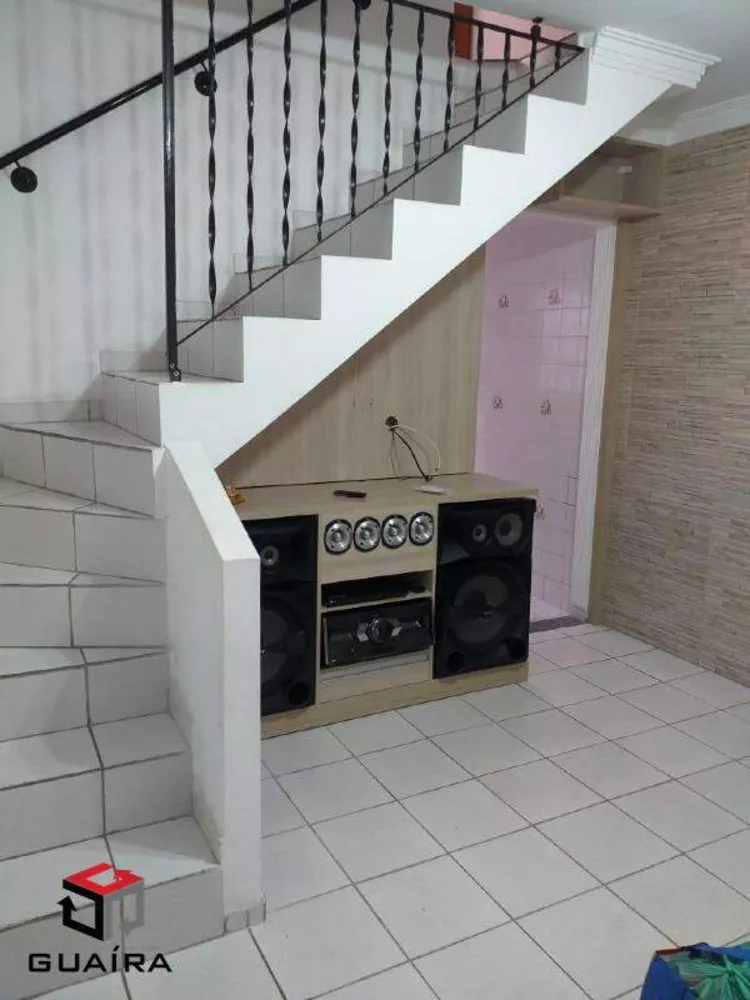 Sobrado à venda com 2 quartos, 60m² - Foto 1