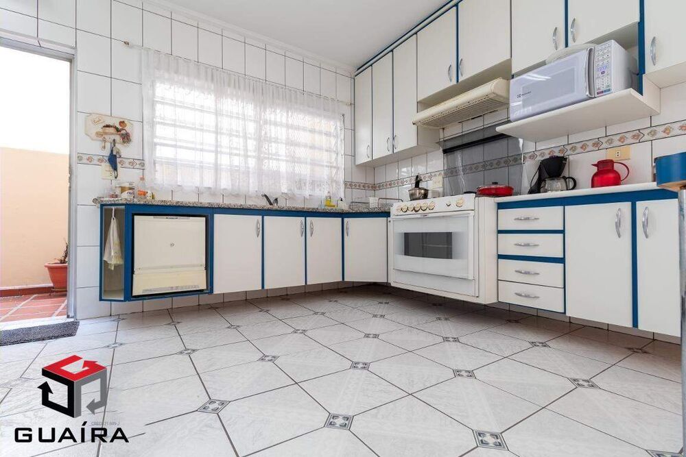 Sobrado à venda com 3 quartos, 400m² - Foto 1