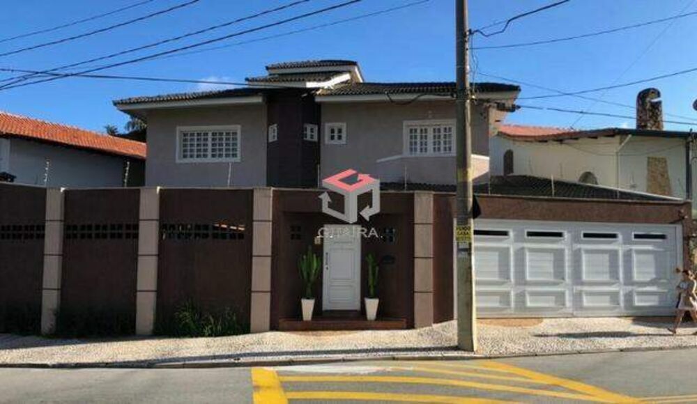 Sobrado à venda com 3 quartos, 320m² - Foto 1